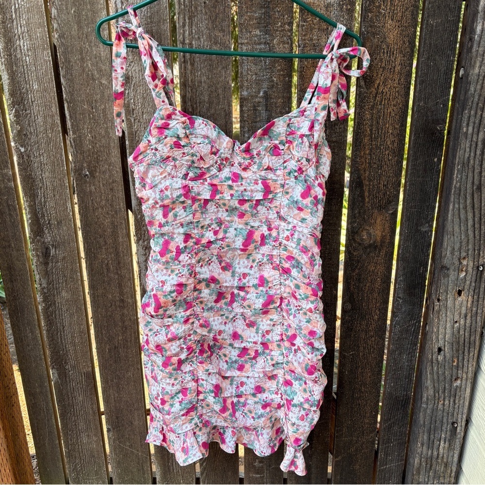 ASTR The Label Heiress Ruched Mini Dress NWOT In Fuchsia Multicolored Floral M